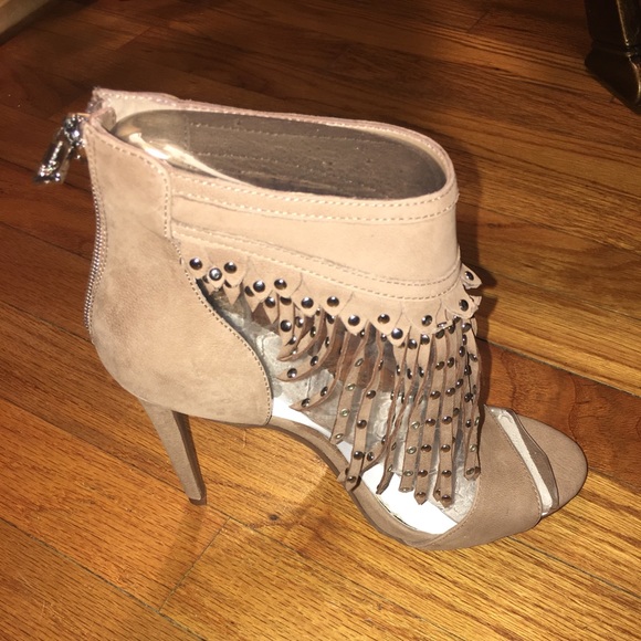Jessica Simpson Heels - Picture 2 of 6